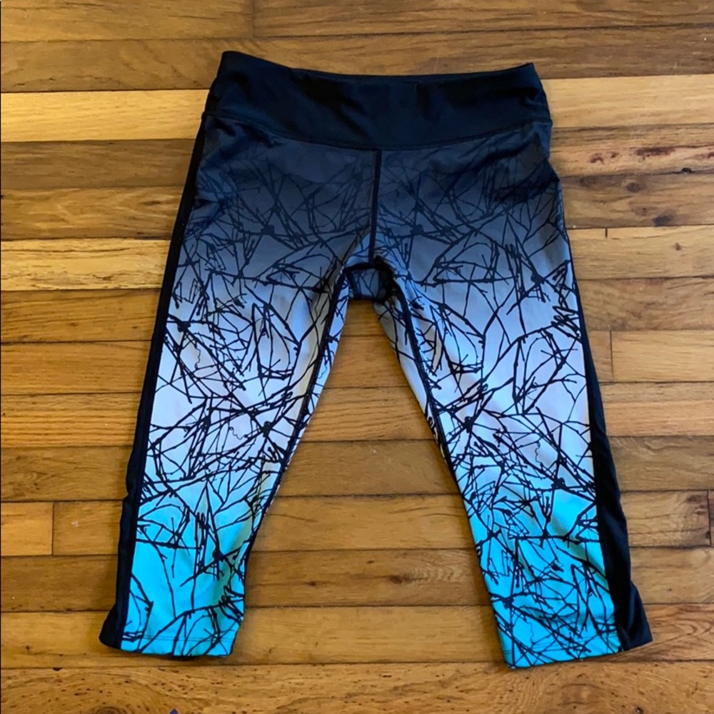 Turquoise Patterned Yoga Running Capri Leggings